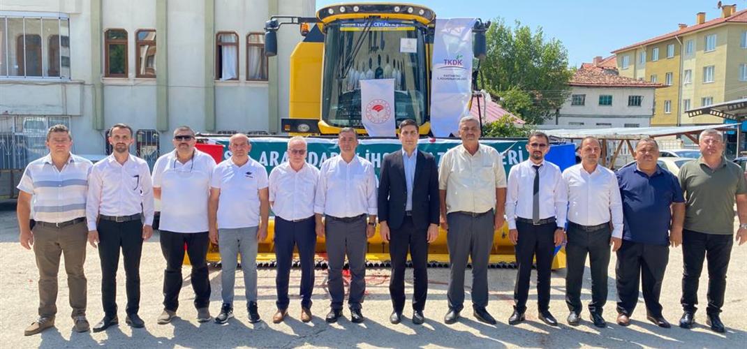 Araç İlçemizde, S.S. Araç, Daday ve İhsangazi İlçeleri Tarımsal Kalkınma Kooperatifler Birliği’nin, TKDK projeleri kapsamında alımı gerçekleştirilen Biçerdöverin açılışı gerçekleştirilmiştir. 